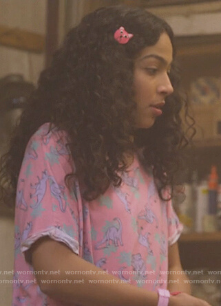 Molly's pink dinosaur print top on Marvel's Runaways