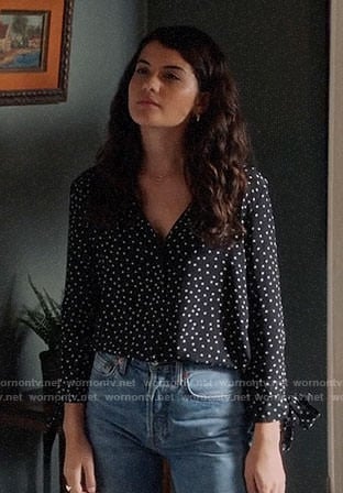 Sabrina's black star print top with tie sleeves on The Mick