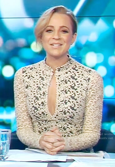Carrie's white embroidered keyhole dress on The Project