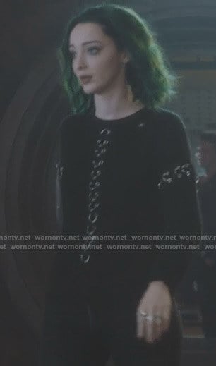 Lorna's black ring sweater on The Gifted