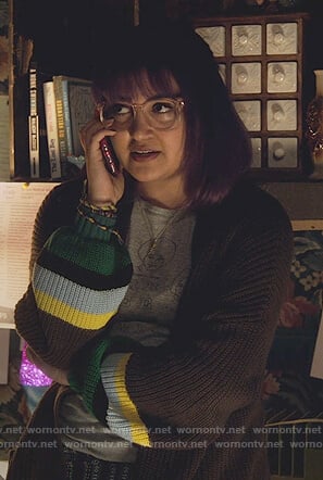Gert's brown striped cardigan on Marvel's Runaways
