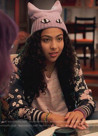 Molly's black floral print bomber jacket on Marvel's Runaways