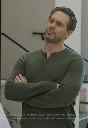 Matt's green textured long sleeve shirt on Life in Pieces