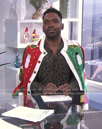 Justin's snowman christmas cardigan on E! News Daily Pop