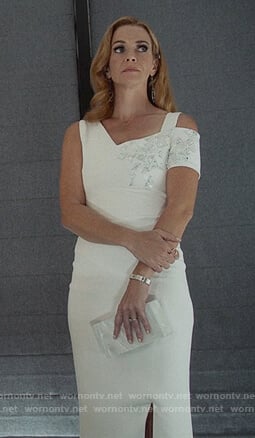 Leslie's white asymmetric shoulder dress on Marvel's Runaways