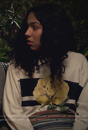 Molly's rose print sweatshirt on Marvel's Runaways