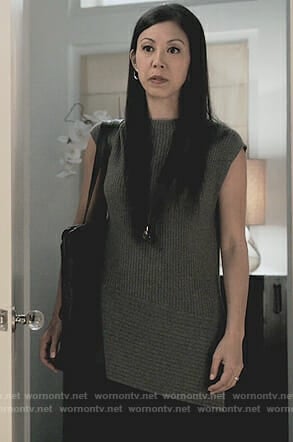 Tina's gray ribbed sweater on Marvel's Runaways