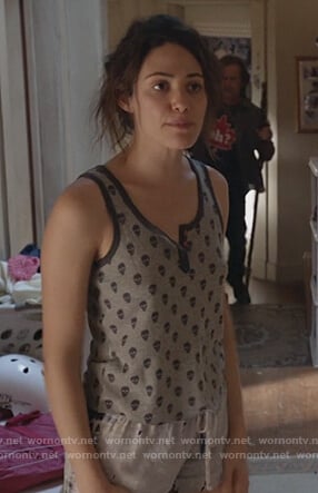 Fiona's skull print top on Shameless