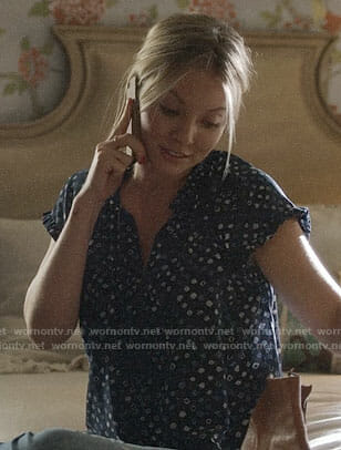 Jessie's blue dotted top on Nashville