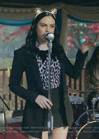 Veronica's leopard print top with bow on Riverdale