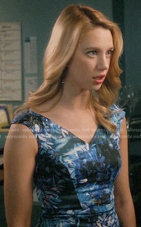Petra's floral v-neck dress on Jane the Virgin