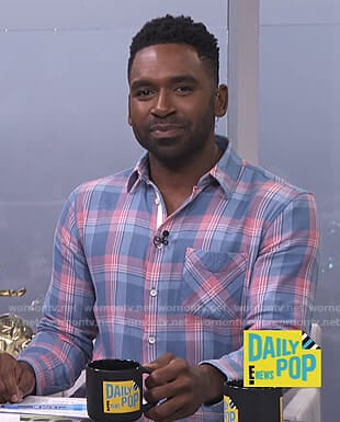 Justin's blue and pink plaid shirt on E! News Daily Pop