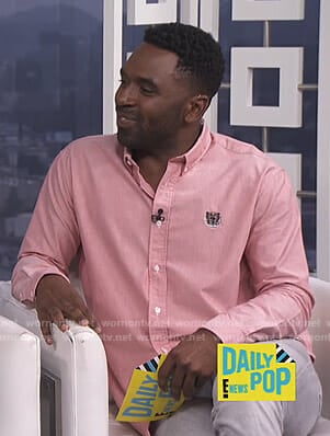 Justin's pink shirt with tiger patch on E! News Daily Pop