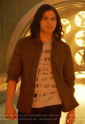 Cisco's stamped dates print t-shirt on The Flash
