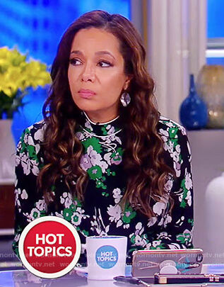 Sunny's black floral print dress on The View
