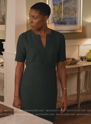 Lynn's green split neck dress on Black Lightning