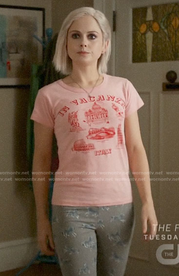 Liv's pink In Vacanza graphic tee on iZombie
