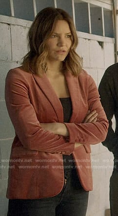 Paige's pink velvet blazer on Scorpion