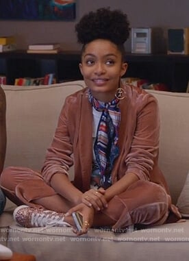 Zoey's pink velvet suit and Hstry print t-shirt on Grown-ish