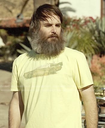 Tandy's yellow DeLorean t-shirt on Last Man on Earth