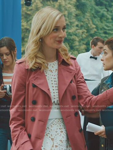 Serena's pink trench coat on UnReal