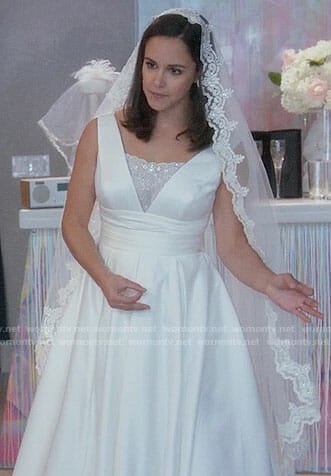 Amy's wedding dress on Brooklyn Nine-Nine