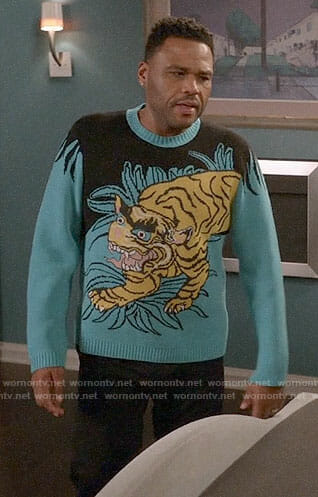 Andre's blue tiger print 'Guccy' sweater on Black-ish