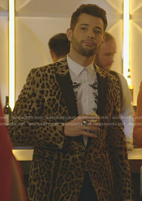Sam's white embroidered leaf shirt and leopard blazer on Dynasty