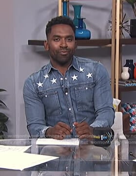 Justin's star print denim shirt on E! News Daily Pop