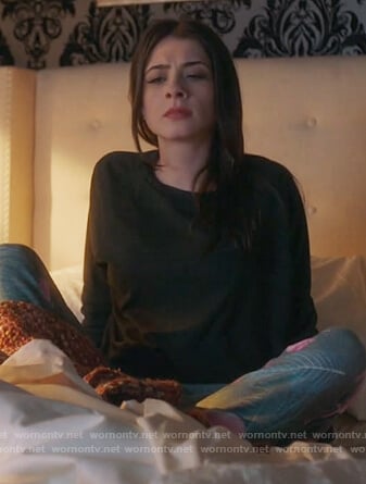 Alexis's flamingo print sweatpants on Famous in Love