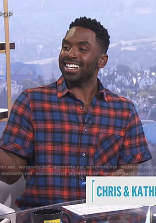Justin's blue and red plaid shirt on E! News Daily Pop