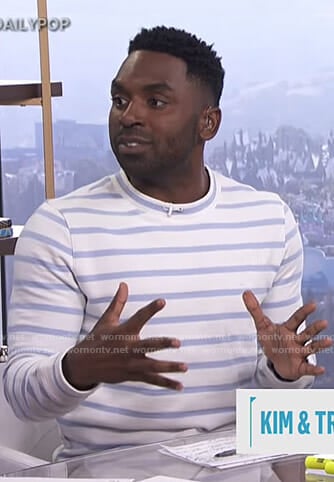 Justin's white and blue striped sweatshirt on E! News Daily Pop