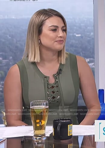 Carissa's green lace up fitted dress on E! News Daily Pop