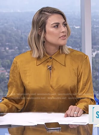 Carissa's yellow blouse on E! News Daily Pop
