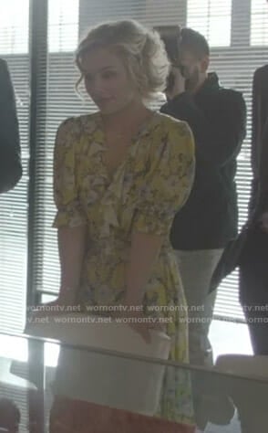 Scarlett's yellow floral ruffled dress on Nashville