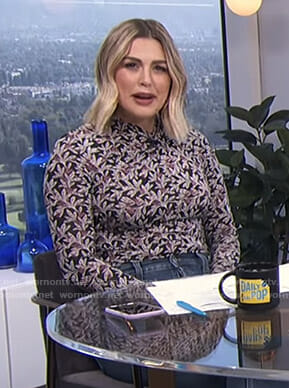 Carissa's black printed long sleeve top on E! News Daily Pop