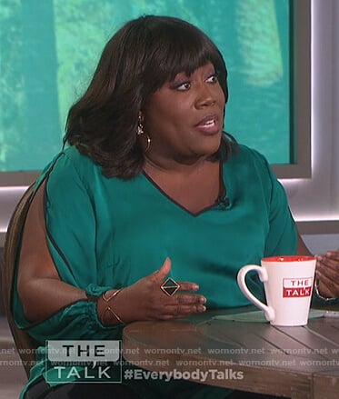 Sheryl's green split sleeve top on The Talk