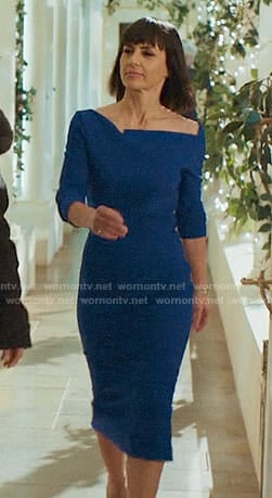 Quinn's blue dress with asymmetric neckline on UnReal