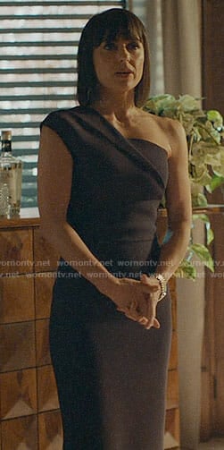 Quinn's one-shoulder dress on UnReal