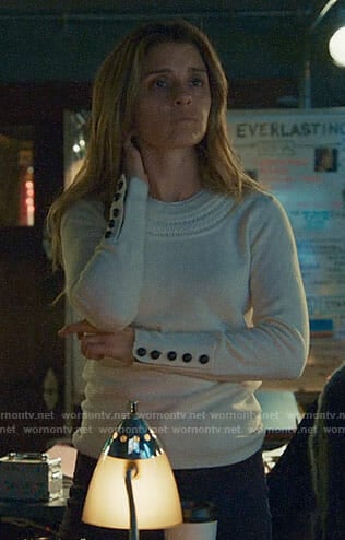 Rachel's white sweater with braided detail on UnReal