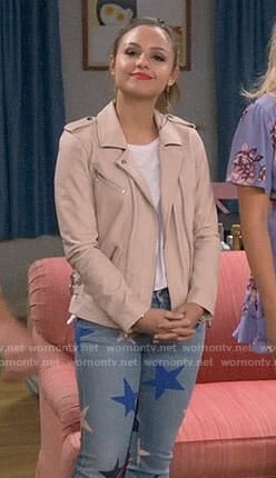 Sofia's star print jeans and blush leather jacket on Young and Hungry