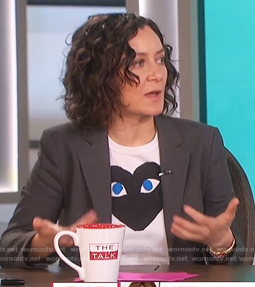 Sara's white heart print t-shirt on The Talk