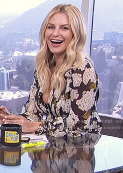 Morgan's black hydrangea print blouse on E! News Daily Pop