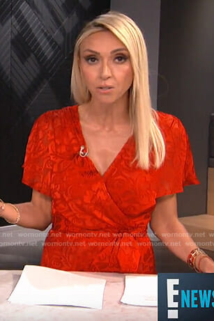 Giuliana's red short sleeve wrap dress on E! News