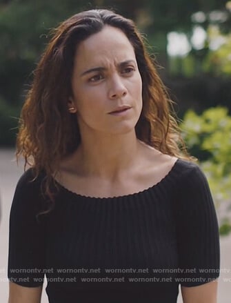 Teresa's black ribbed off shoulder top on Queen of the South