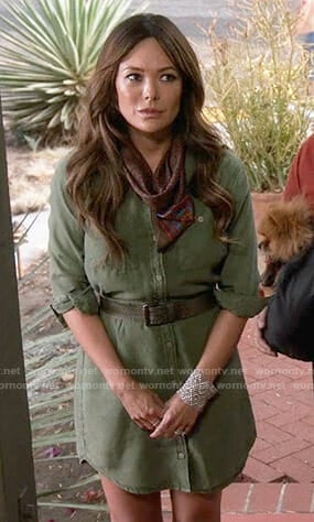 Camille's green shirtdress on Splitting Up Together