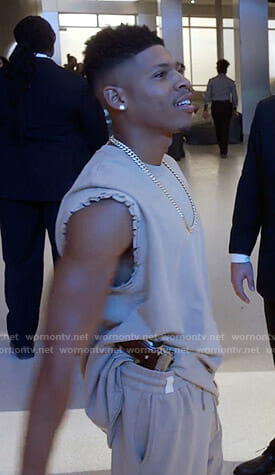 Hakeem's beige sleeveless sweatshirt and shorts on Empire