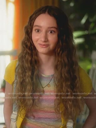Mae's rainbow tee on Splitting Up Together