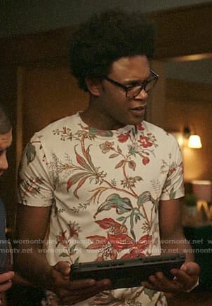 Curtis's floral tee on Arrow