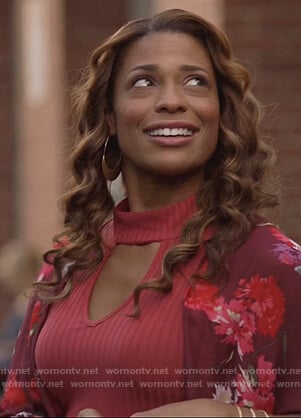 Poppy's red choker-neck bodysuit on Single Parents